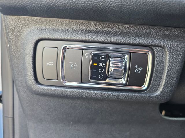 Used 2023 Lincoln Corsair AWD w/ Equipment Group 101A image 22