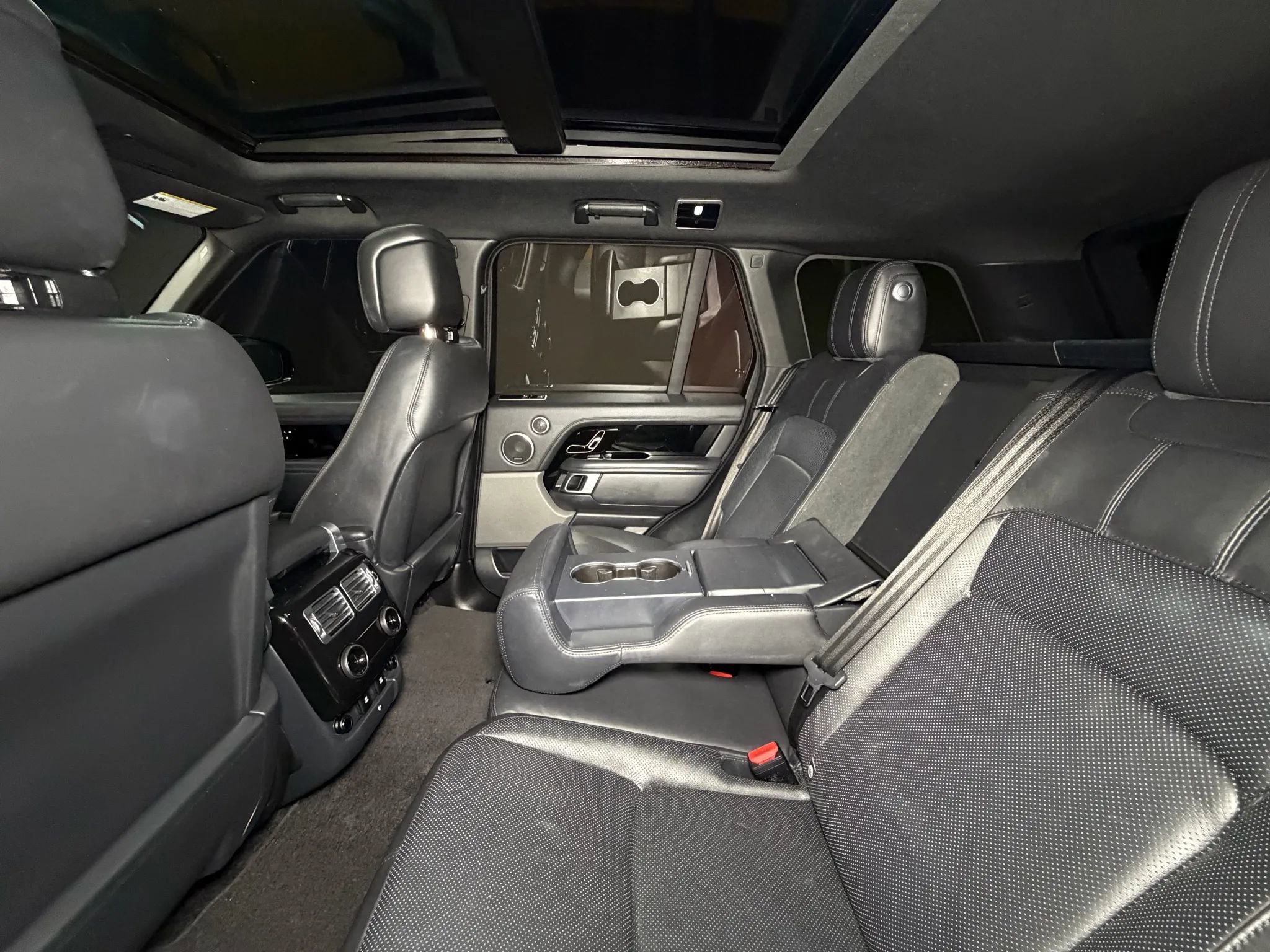 Used 2020 Land Rover Range Rover HSE AWD/4WD image 28