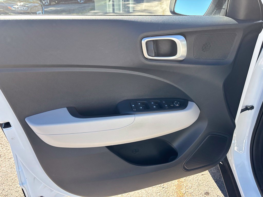 New 2026 Hyundai Venue SEL FWD image 17