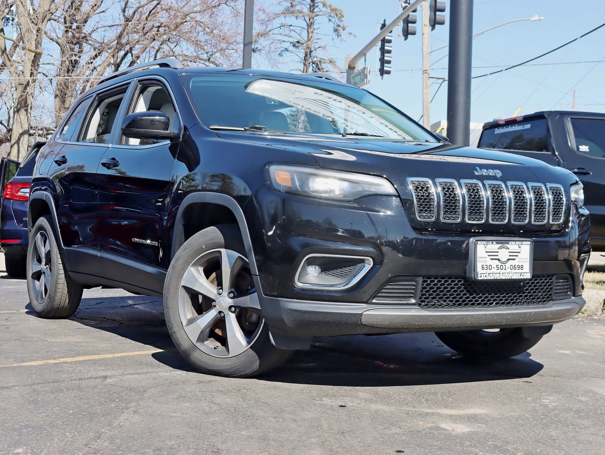 Used 2019 Jeep Cherokee Limited image 9