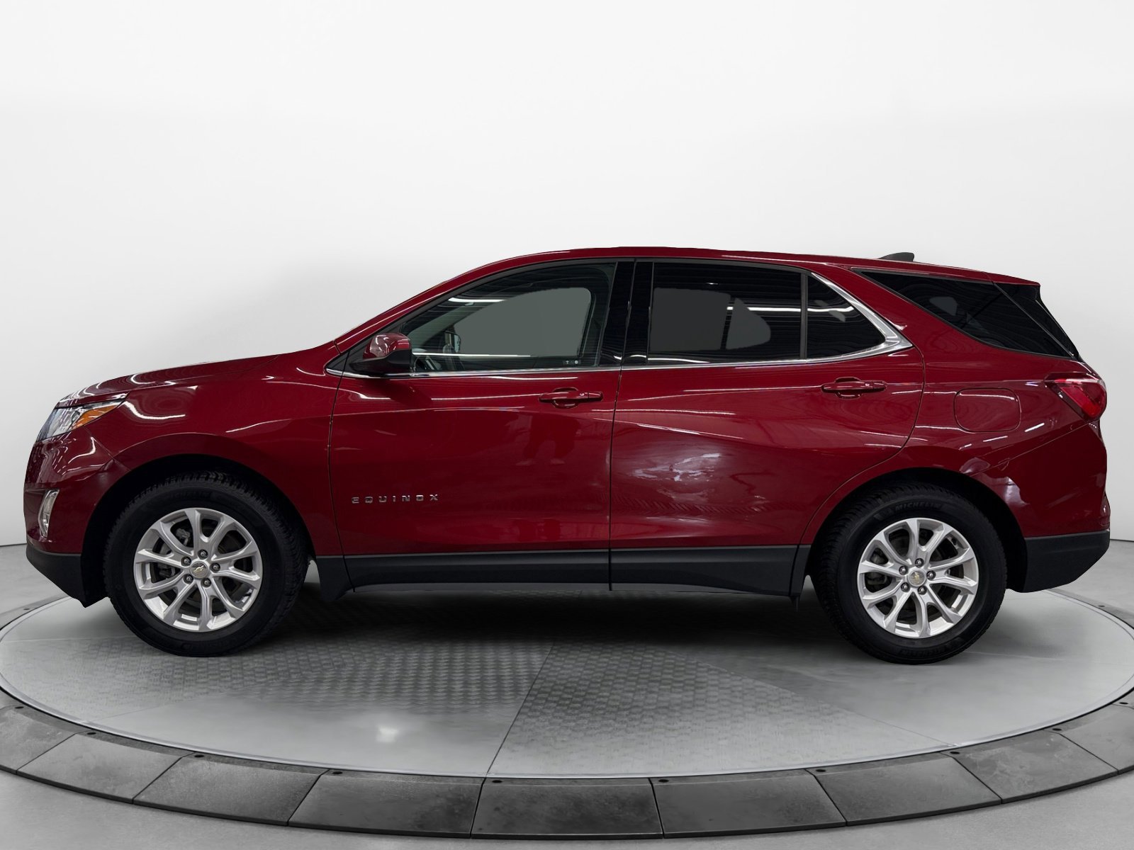 Used 2019 Chevrolet Equinox LT FWD image 3