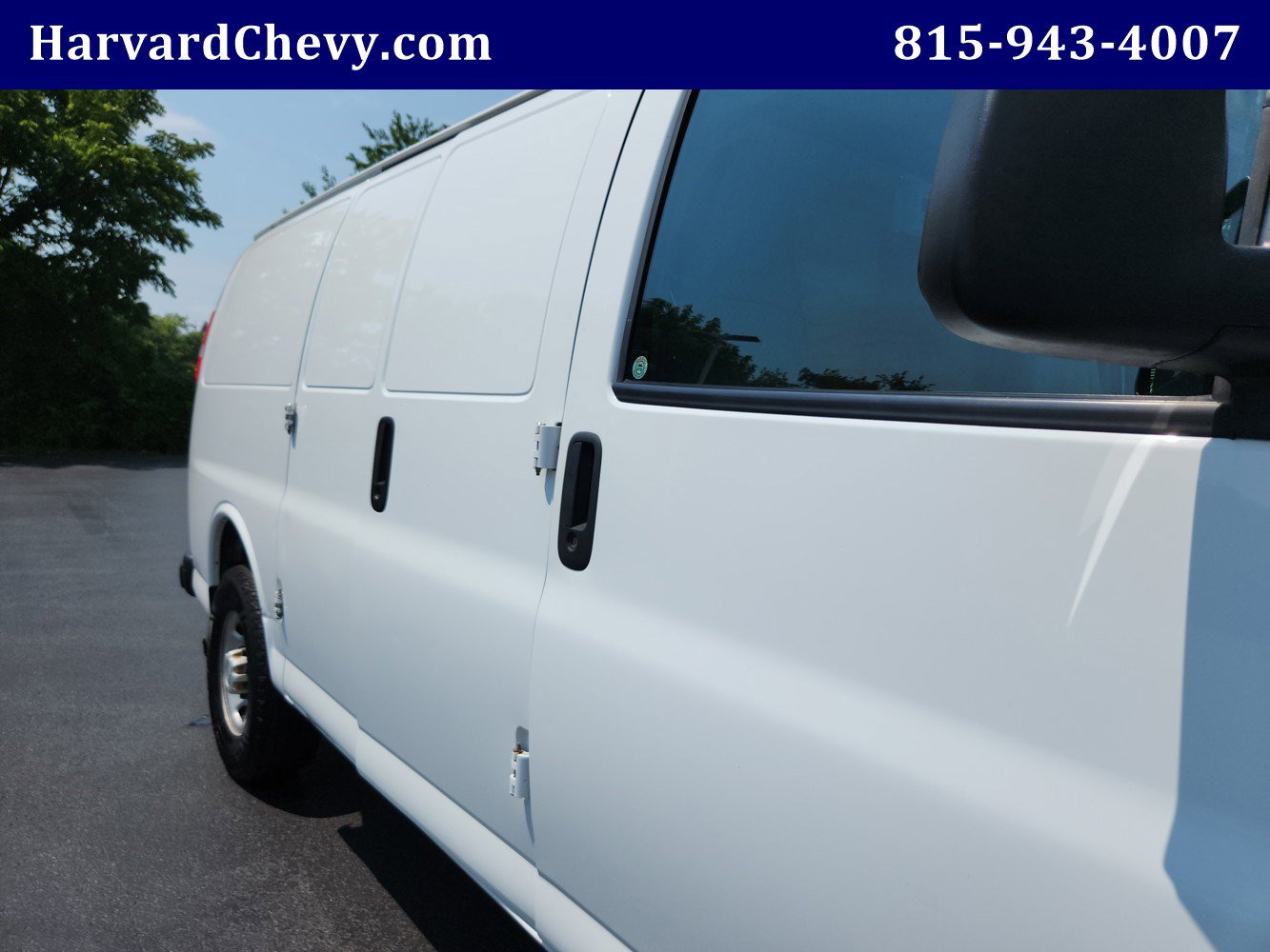 Used 2019 Chevrolet Express 3500 w/ Driver Convenience Package image 27