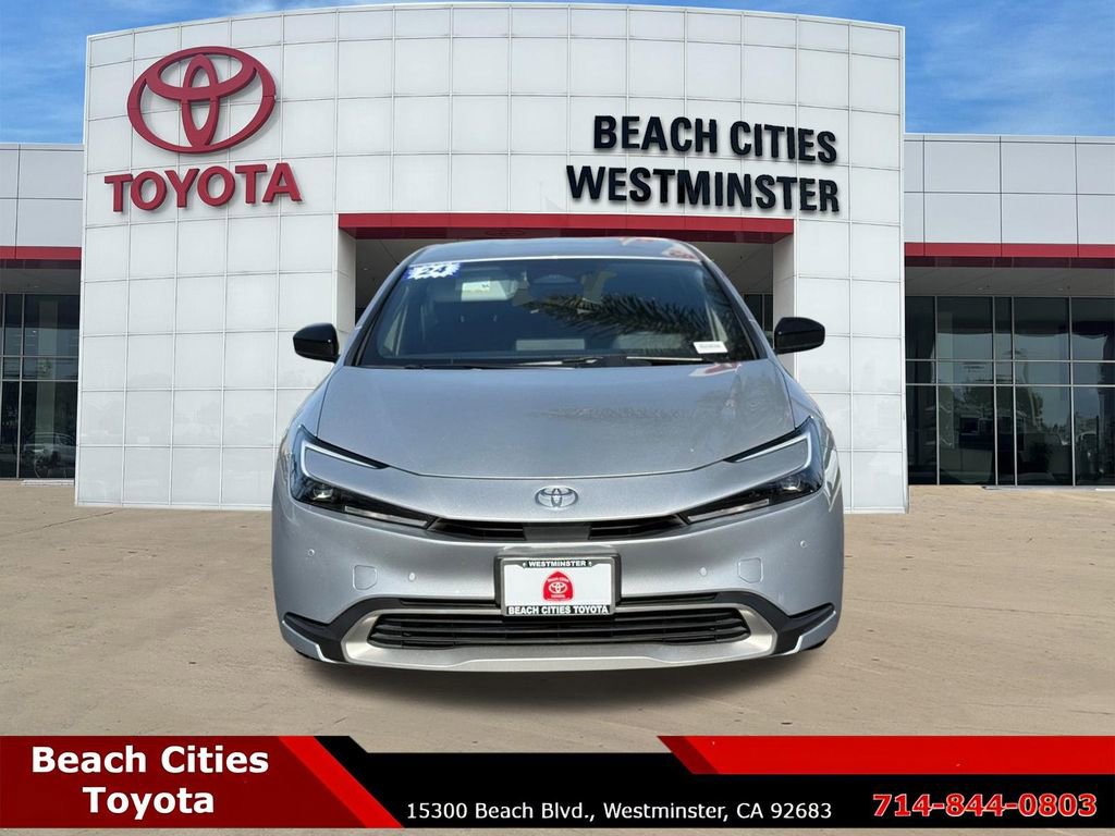 Used 2024 Toyota Prius Prime SE FWD image 4
