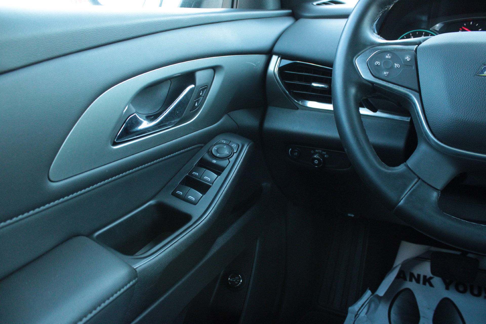 Used 2023 Chevrolet Traverse LT FWD image 26