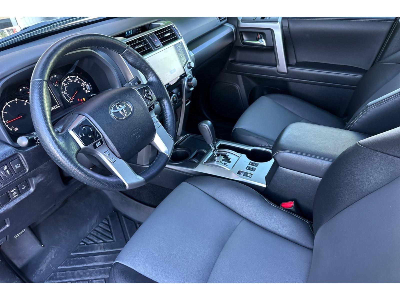 Used 2023 Toyota 4Runner SR5 Premium w/ Moonroof Package RWD image 10