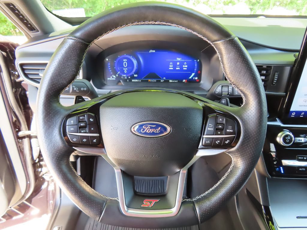Used 2023 Ford Explorer ST w/ Technology Package AWD/4WD image 18
