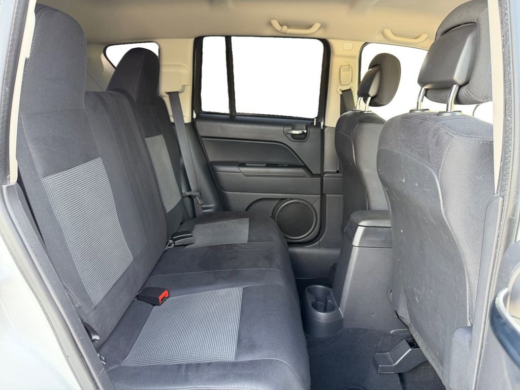 Used 2012 Jeep Compass Latitude FWD image 20