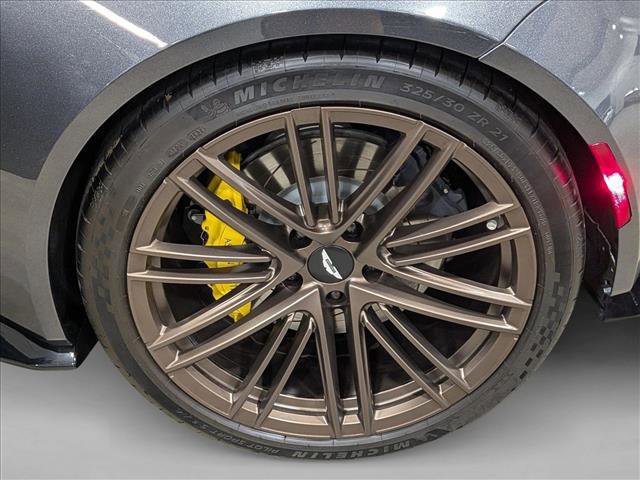 Used 2025 Aston Martin V8 Vantage Coupe RWD image 20