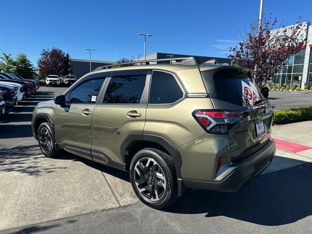 Used 2025 Subaru Forester Limited AWD/4WD image 3