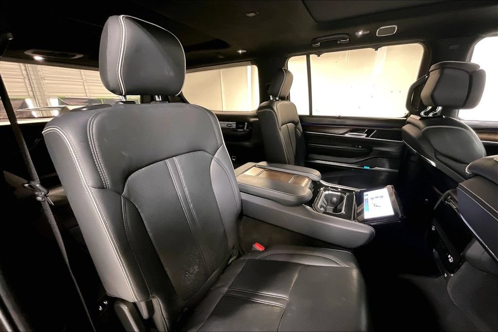 Used 2022 Jeep Grand Wagoneer Series II w/ Premium Group II AWD/4WD image 34