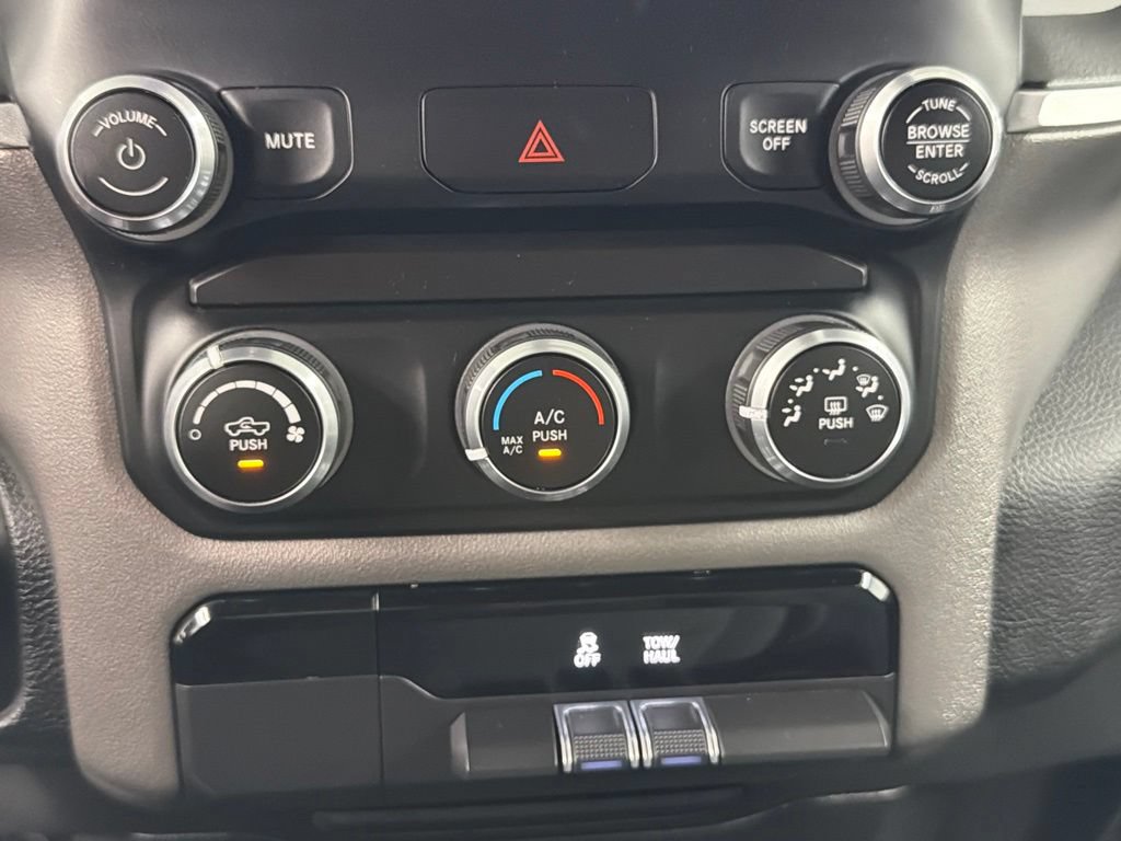 Used 2022 RAM 1500 Big Horn AWD/4WD image 35