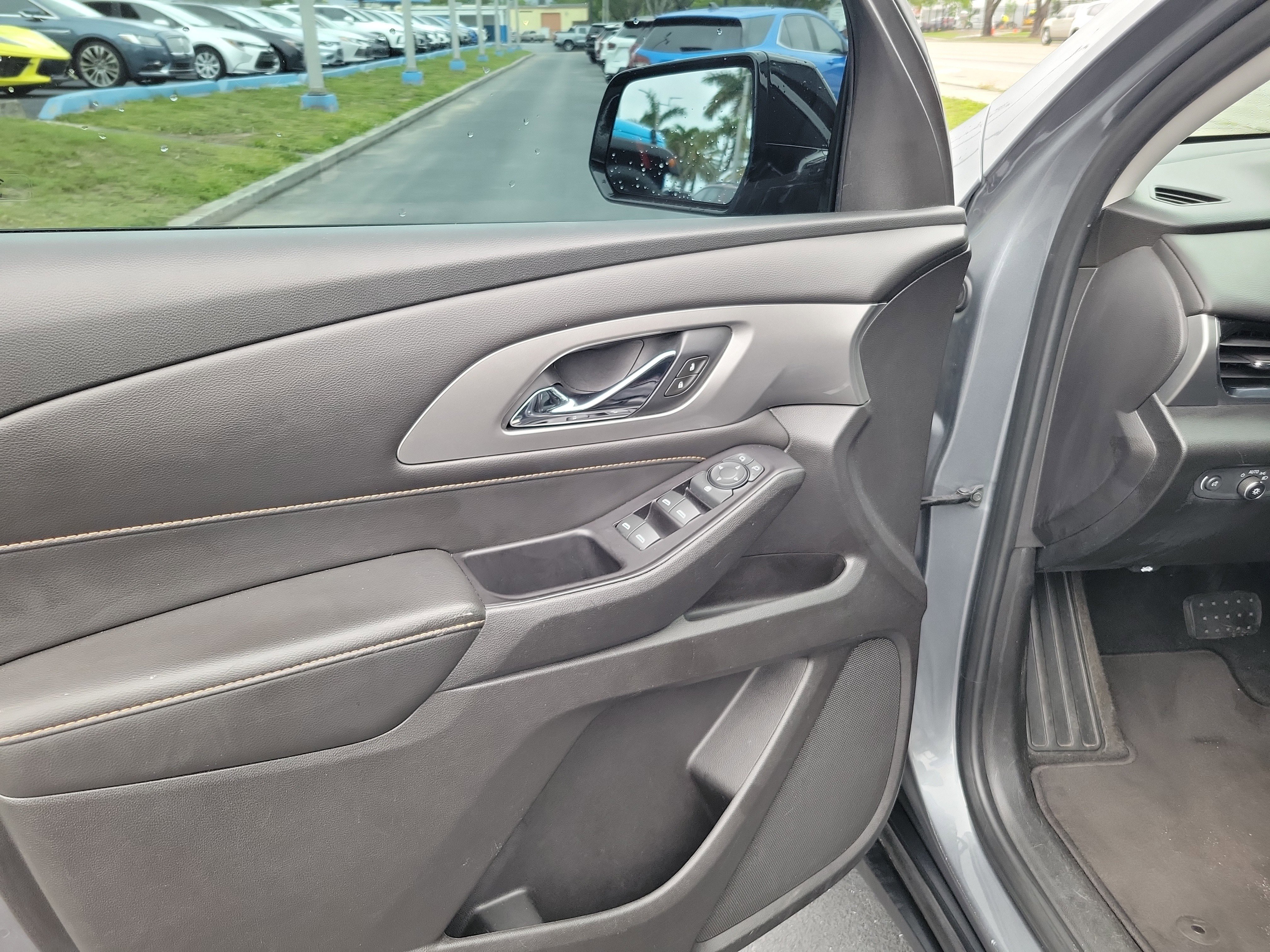 Used 2019 Chevrolet Traverse LS FWD image 18