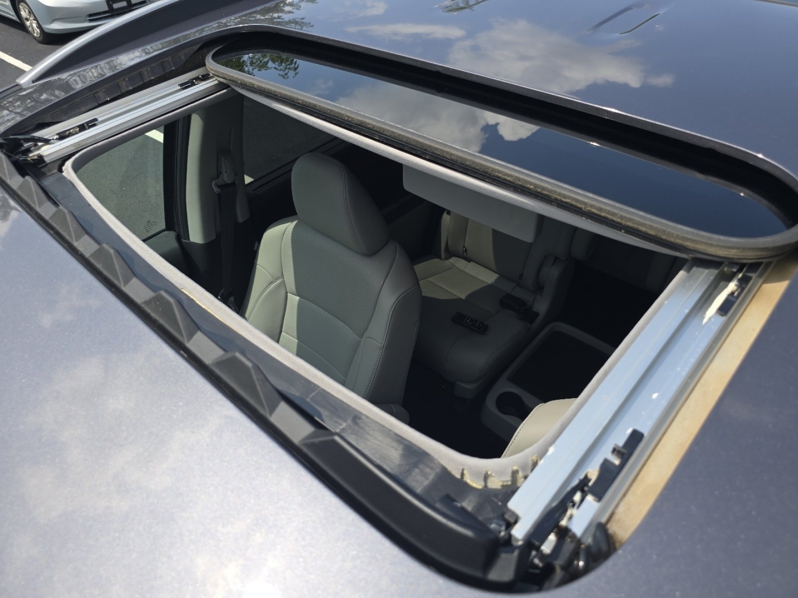 Used 2022 Honda Pilot Elite image 4