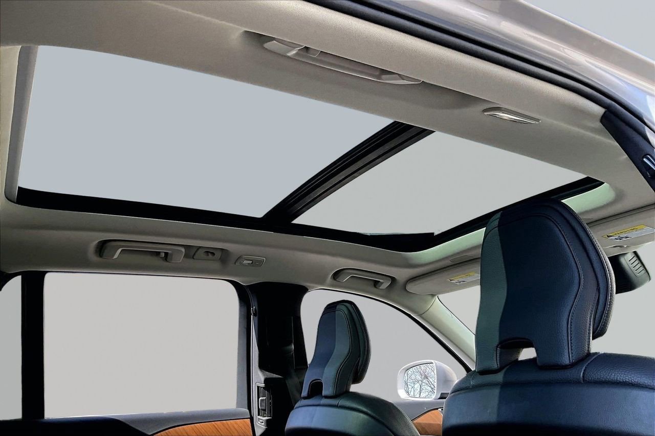 Used 2024 Volvo XC90 B5 Plus image 15