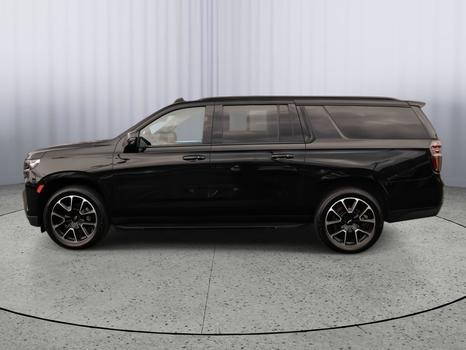 Used 2023 Chevrolet Suburban RST w/ Luxury Package AWD/4WD image 21