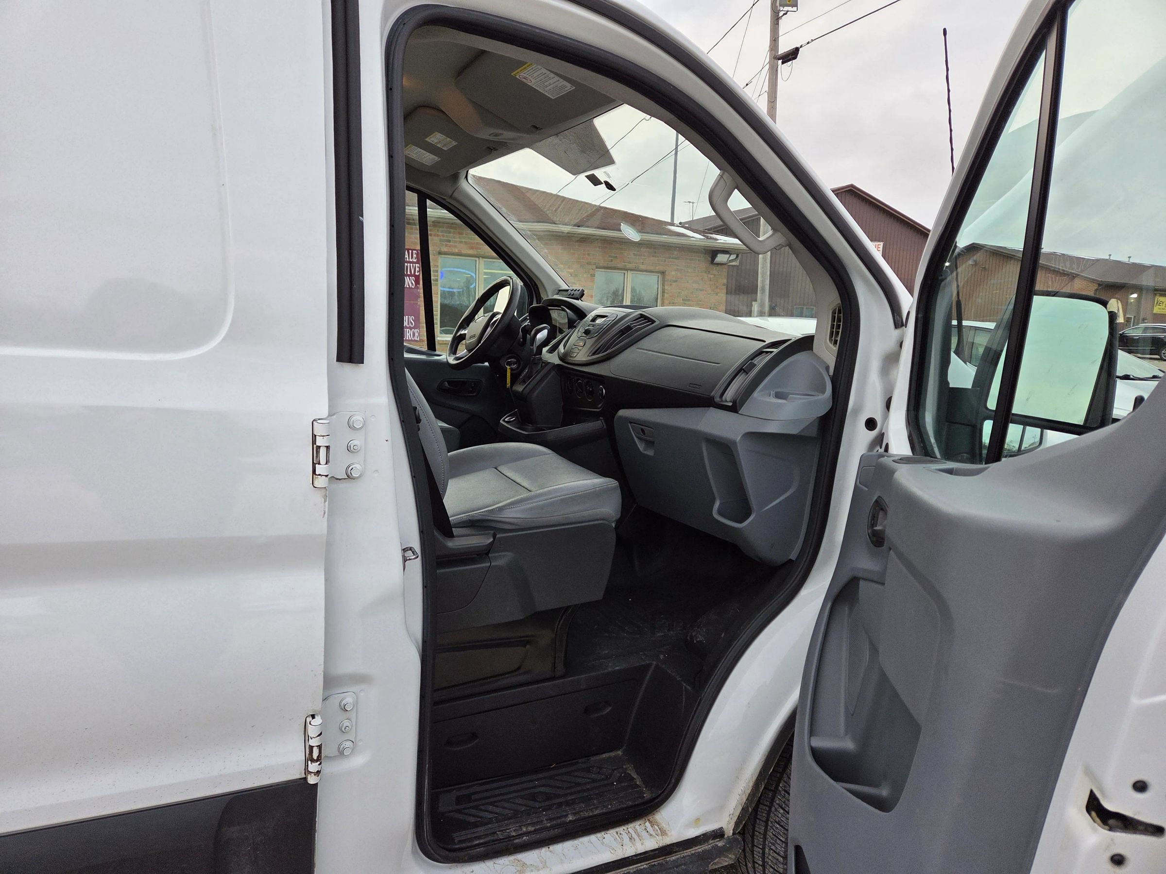 Used 2019 Ford Transit 250 148 Low Roof RWD image 21