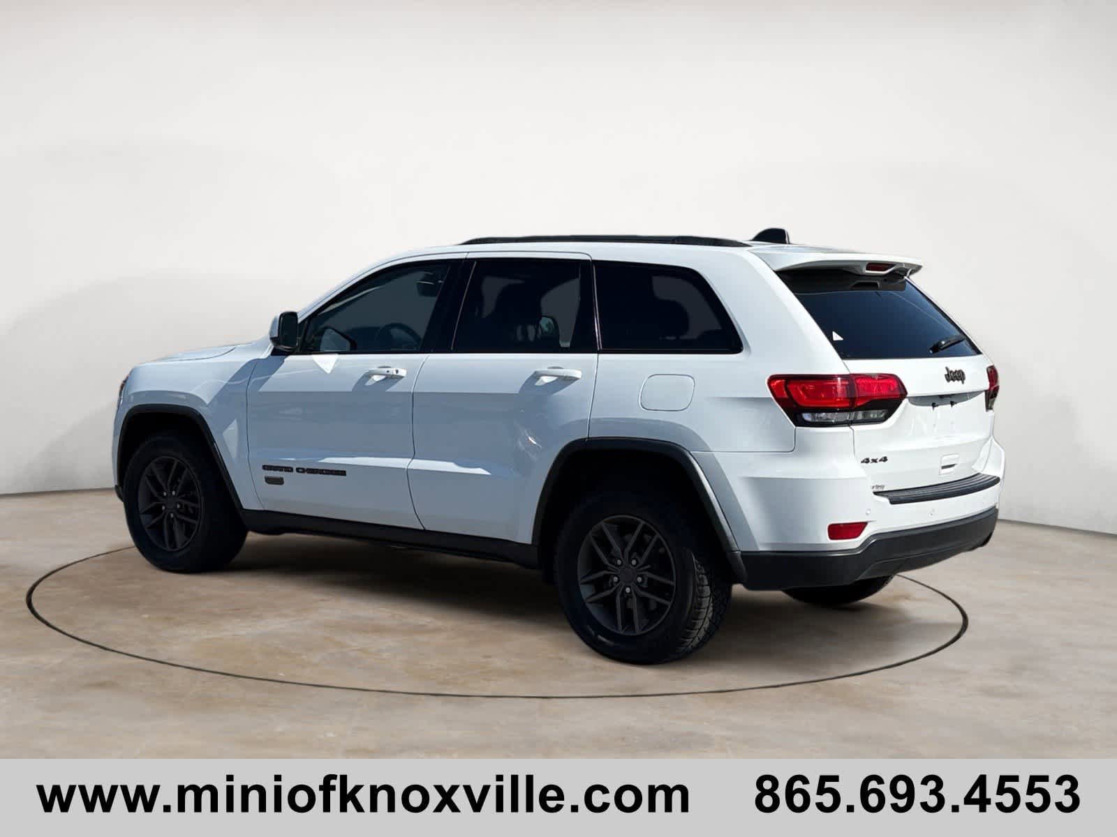 Used 2016 Jeep Grand Cherokee Laredo 75th Anniversary AWD/4WD image 5