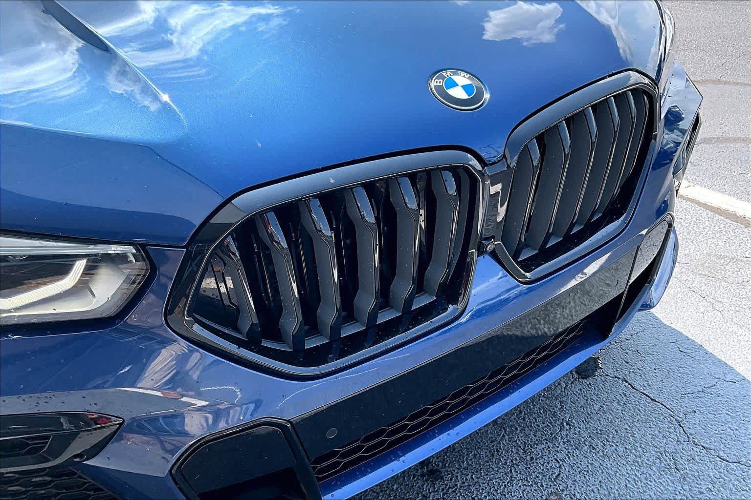 Used 2022 BMW X6 xDrive40i w/ M Sport Package AWD/4WD image 29
