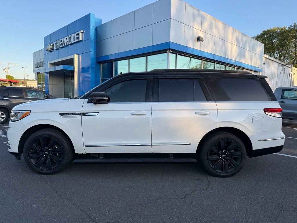 Used 2024 Lincoln Navigator Black Label AWD/4WD image 5