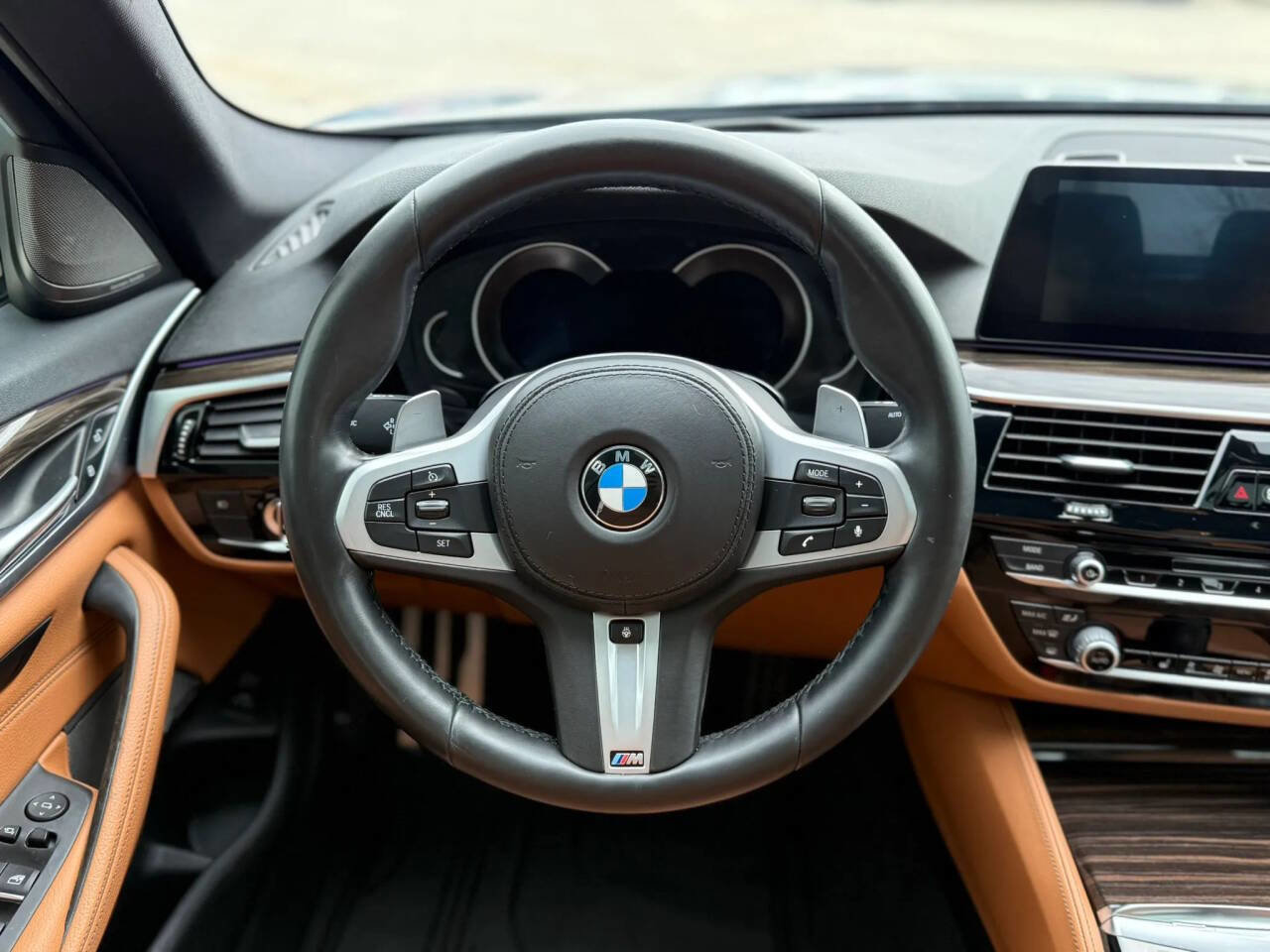 Used 2019 BMW 530i xDrive w/ M Sport Package image 17
