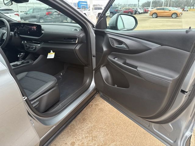 Used 2025 Buick Envista Preferred image 44