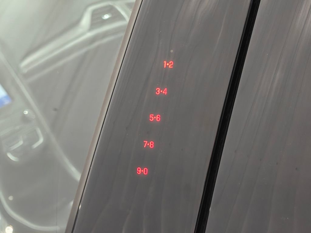 Used 2020 Ford Fusion SE image 11