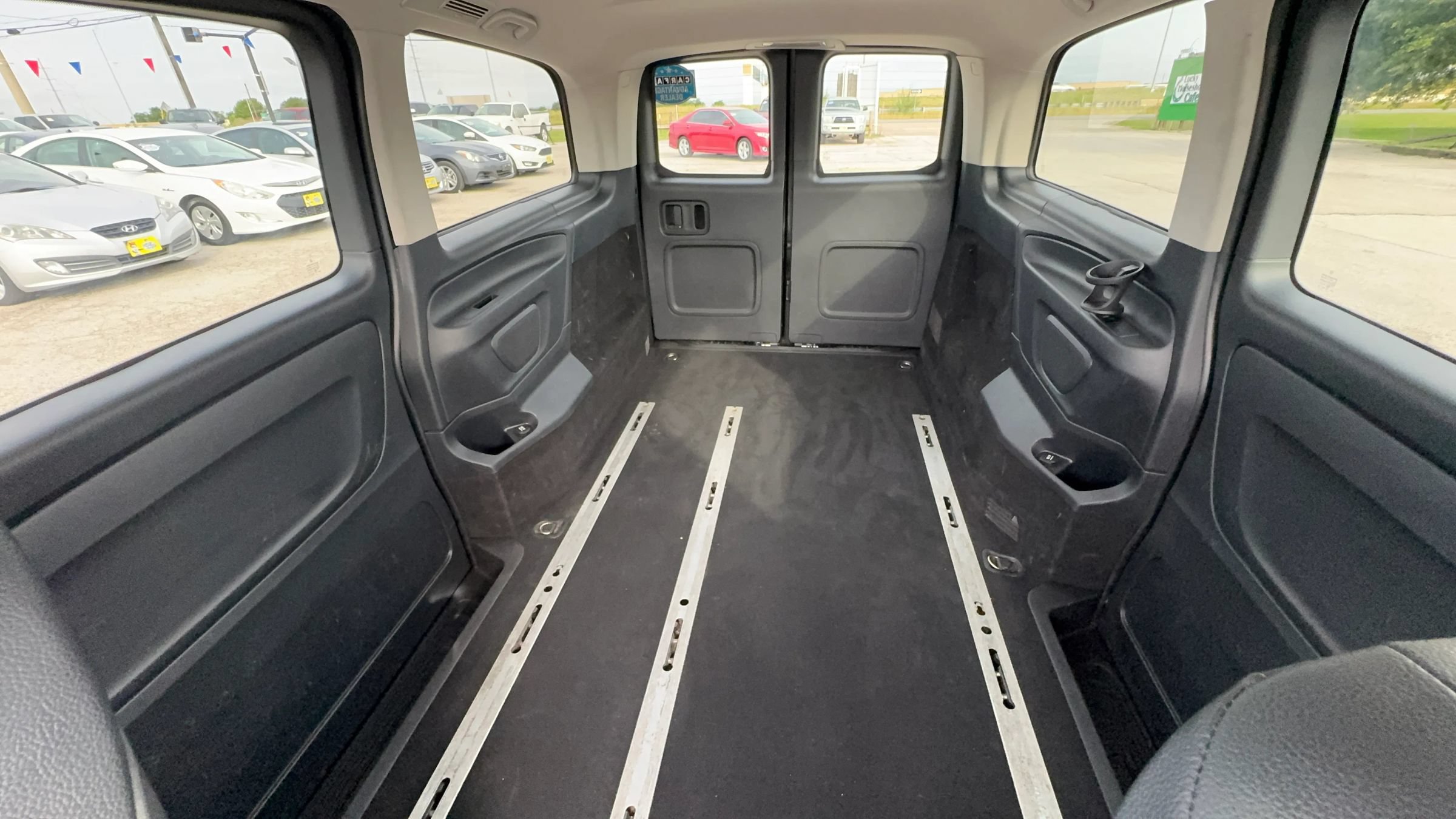 Used 2018 Mercedes-Benz Metris Passenger image 18
