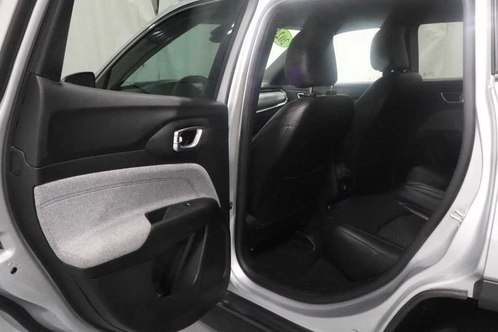 Used 2024 Jeep Compass Latitude AWD/4WD image 10