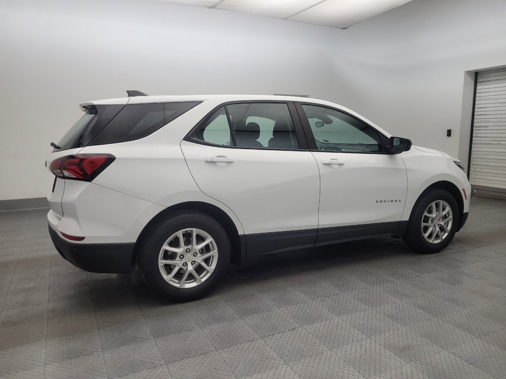 Used 2022 Chevrolet Equinox LS w/ LPO, Floor Liner Package FWD image 10