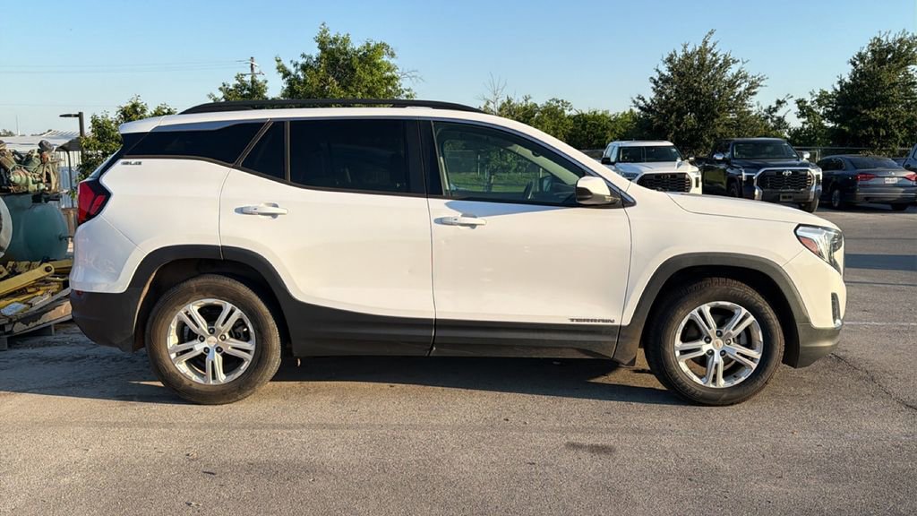 Used 2018 GMC Terrain SLE w/ Infotainment Package I FWD image 4
