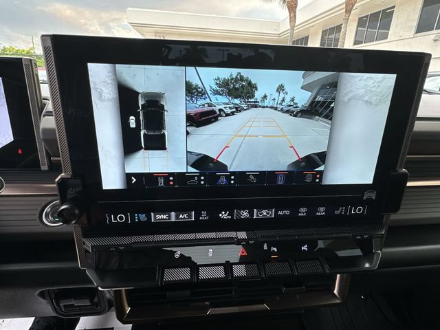 Certified 2025 GMC Hummer EV 2X AWD/4WD image 9