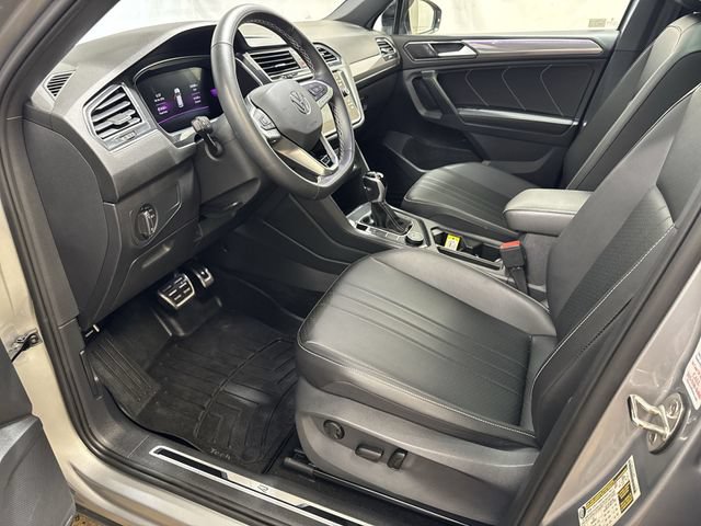Used 2023 Volkswagen Tiguan SE R-Line AWD/4WD image 12