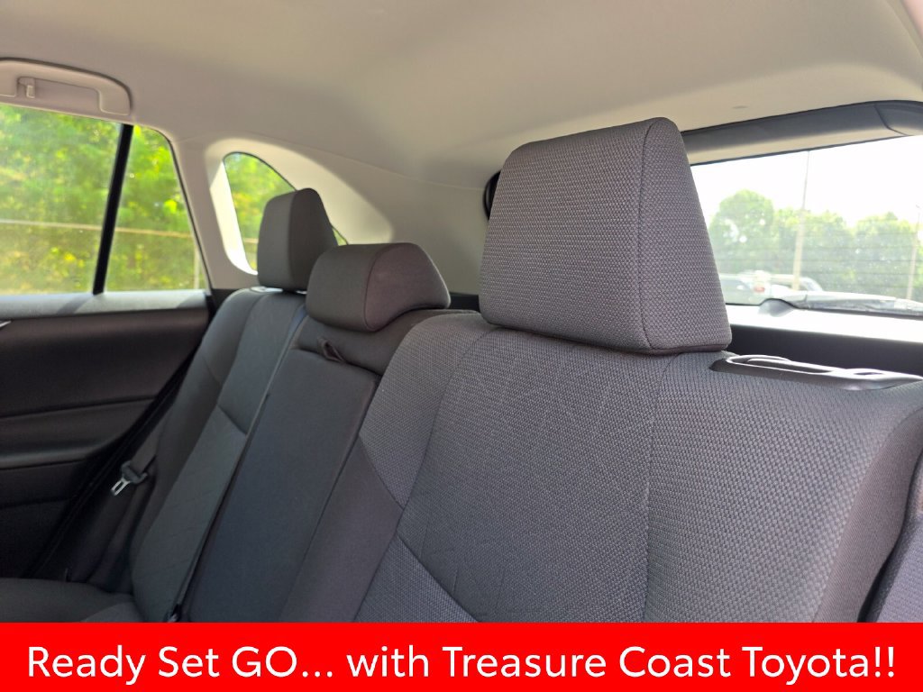 Used 2025 Toyota RAV4 XLE AWD/4WD image 22