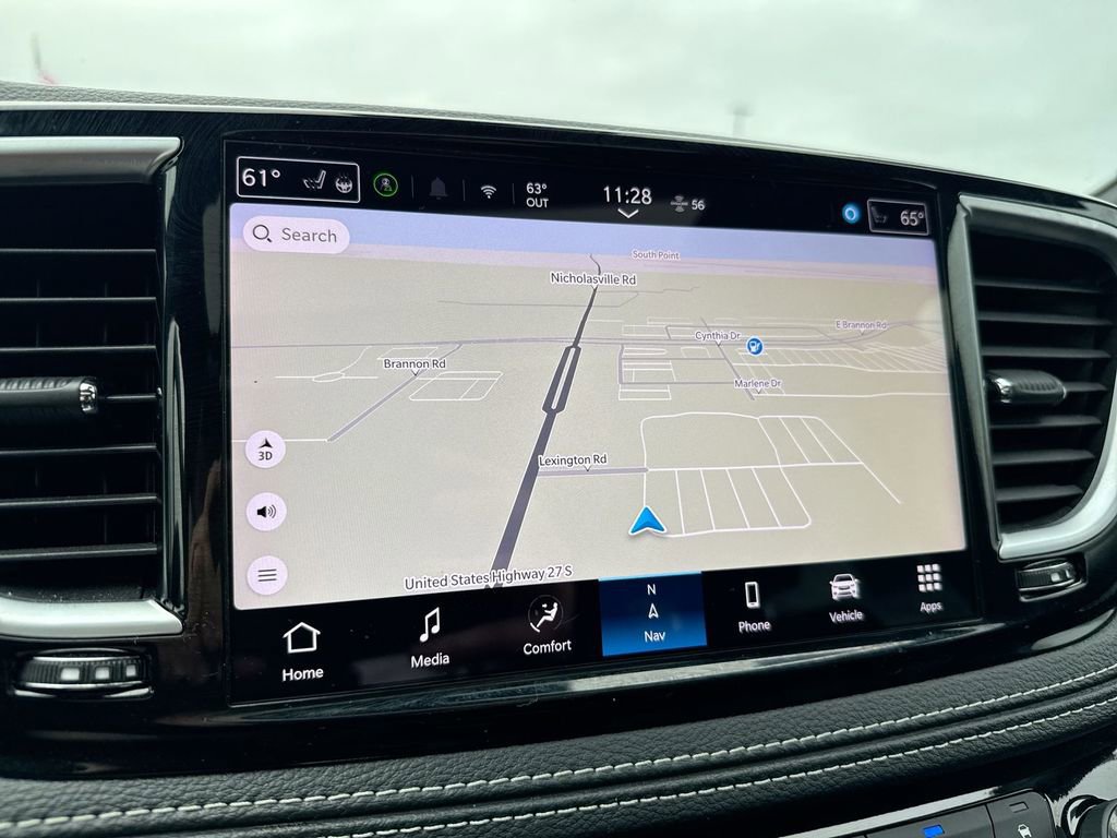 Used 2025 Chrysler Pacifica Limited image 15