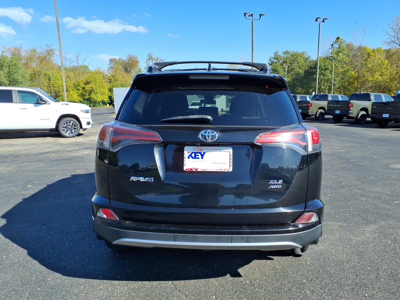 Used 2018 Toyota RAV4 XLE AWD/4WD image 6