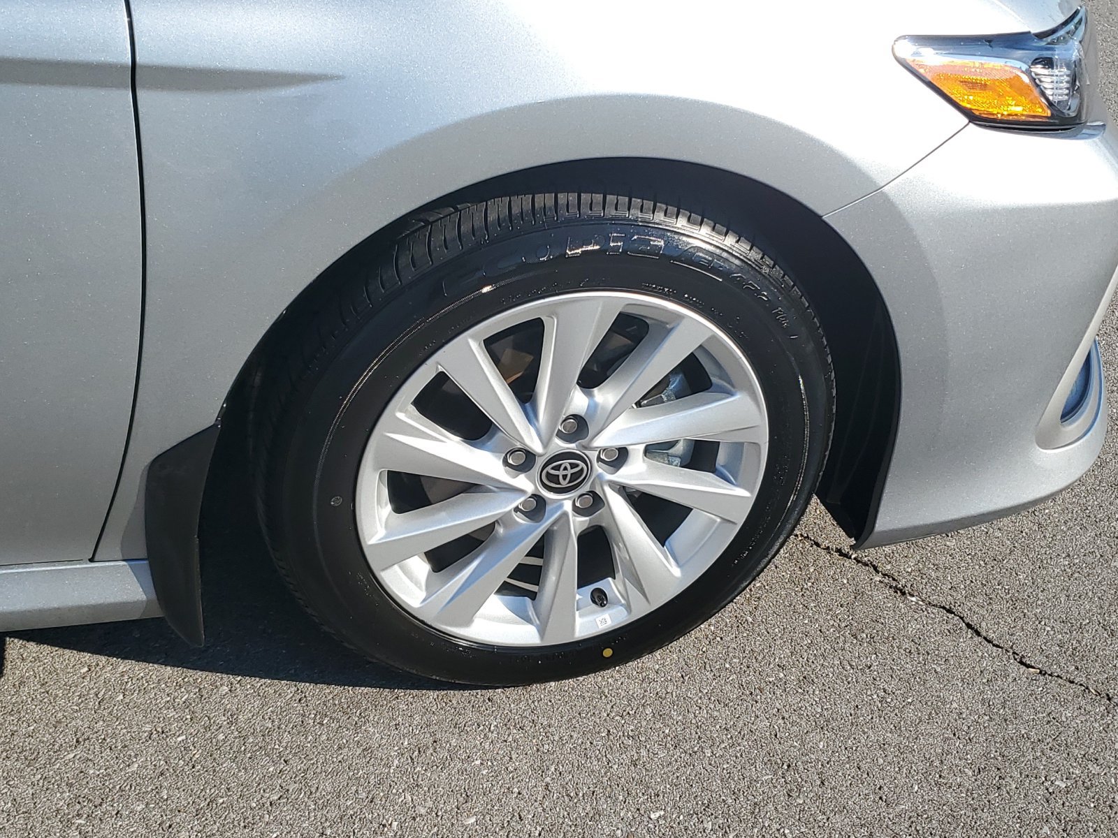 Used 2024 Toyota Camry LE FWD image 6