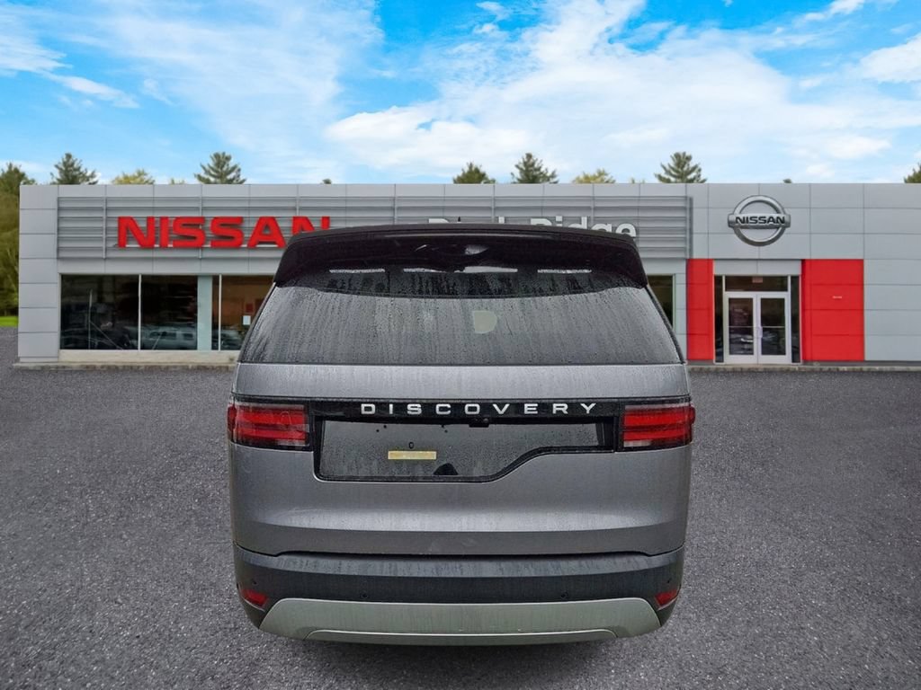 Used 2025 Land Rover Discovery S AWD/4WD image 8