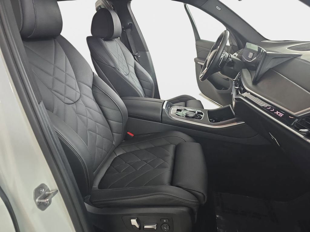 Certified 2024 BMW X5 xDrive40i w/ Premium Package image 9