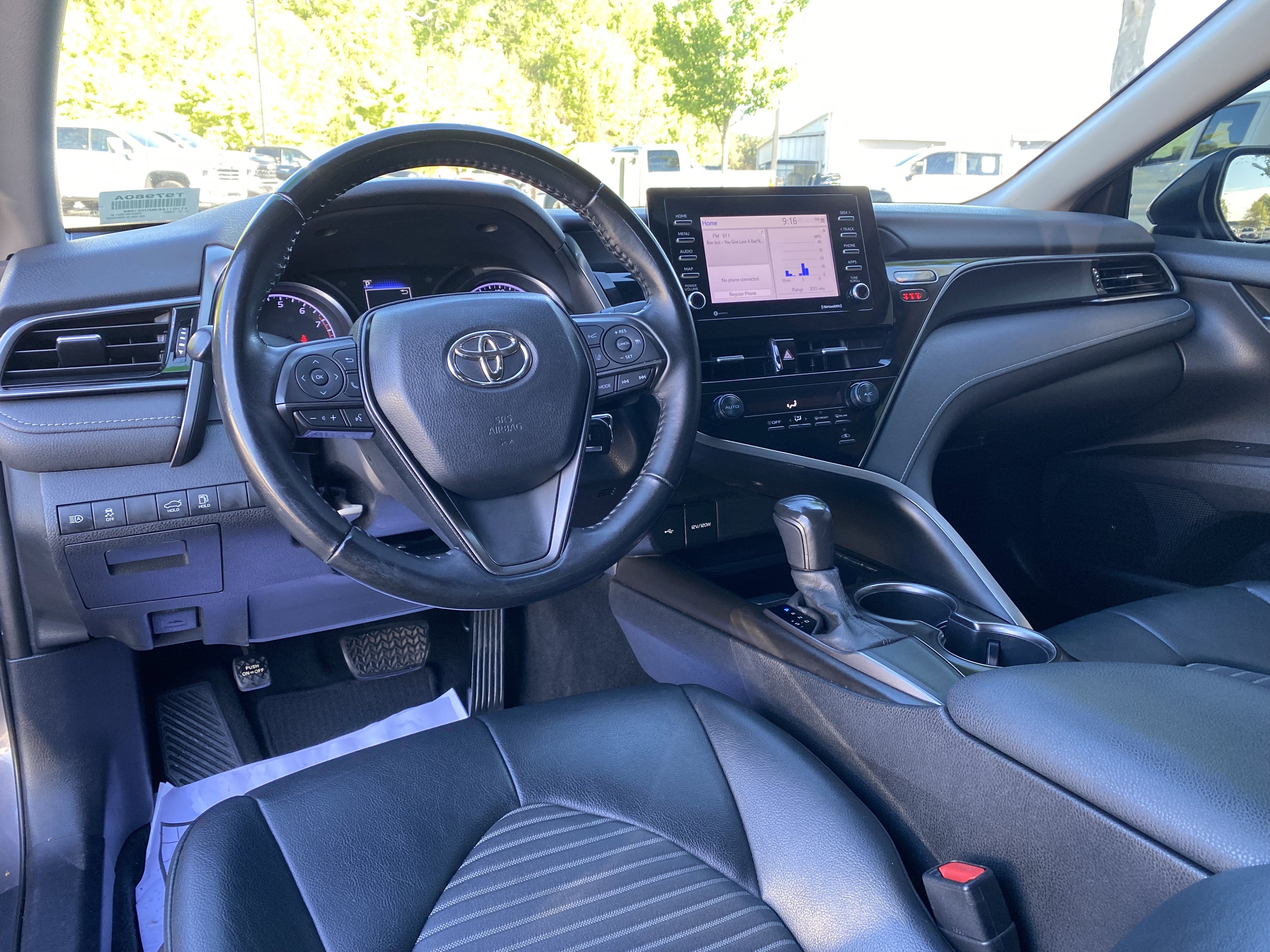 Used 2021 Toyota Camry SE FWD image 30