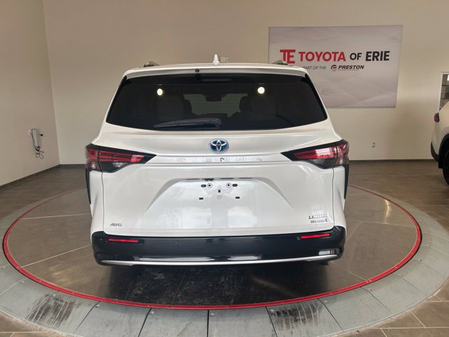 Certified 2024 Toyota Sienna Limited AWD/4WD image 5