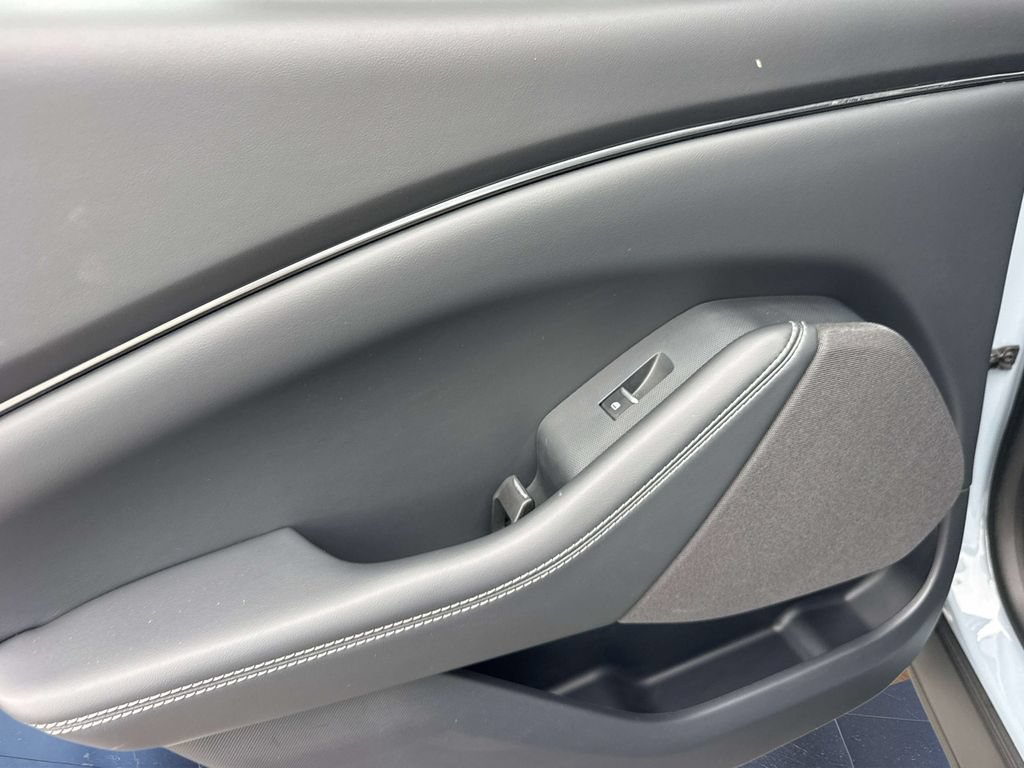 Certified 2025 Ford Mustang Mach-E Select RWD image 10