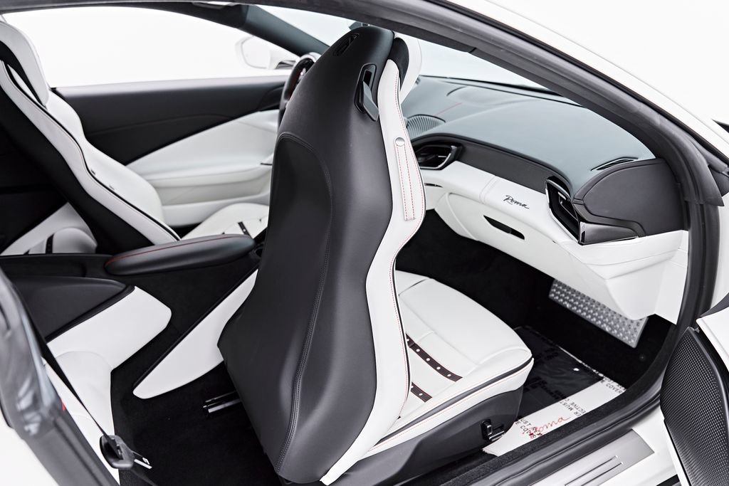 Used 2022 Ferrari Roma RWD image 54
