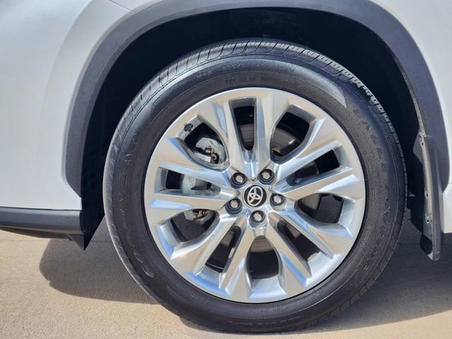 Used 2024 Toyota Highlander Limited image 8