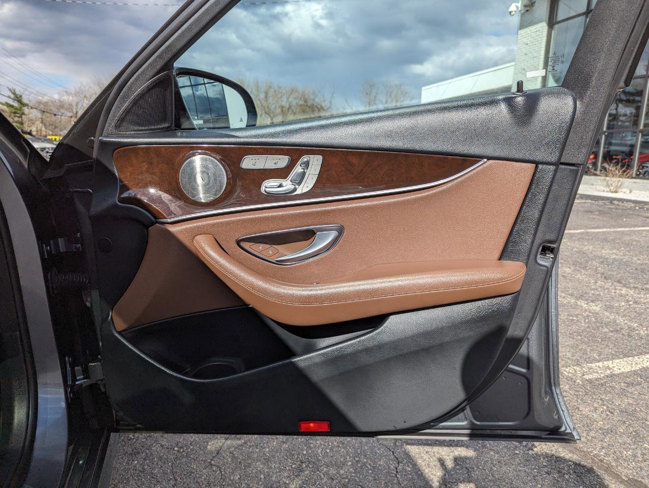 Used 2022 Mercedes-Benz E 350 4MATIC Sedan image 32