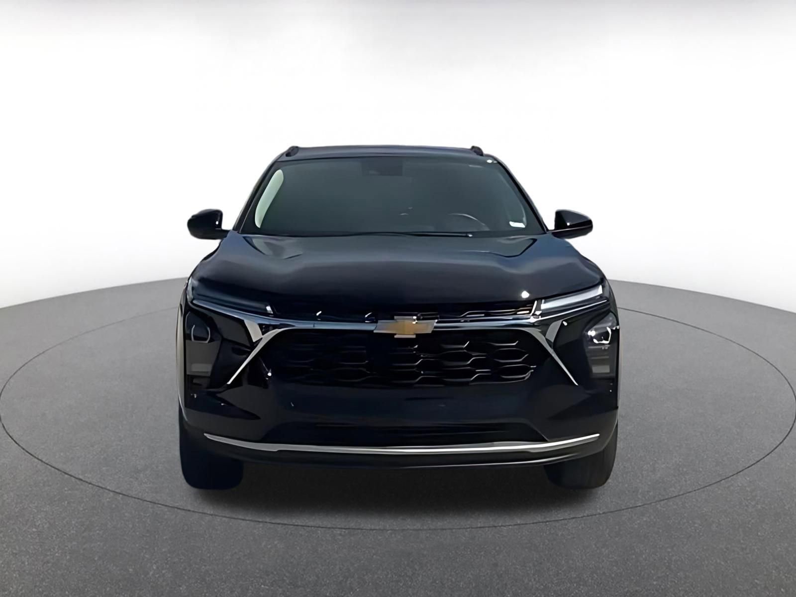 Used 2025 Chevrolet Trax LT w/ LT Convenience Package FWD image 2
