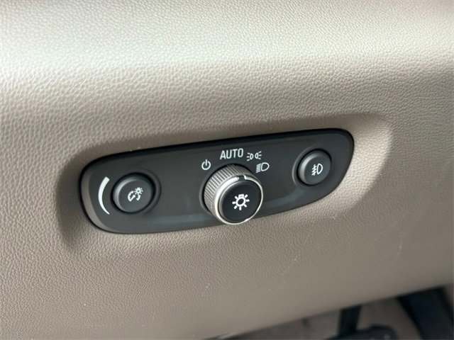 Used 2020 Chevrolet Traverse LT w/ LT Premium Package image 31