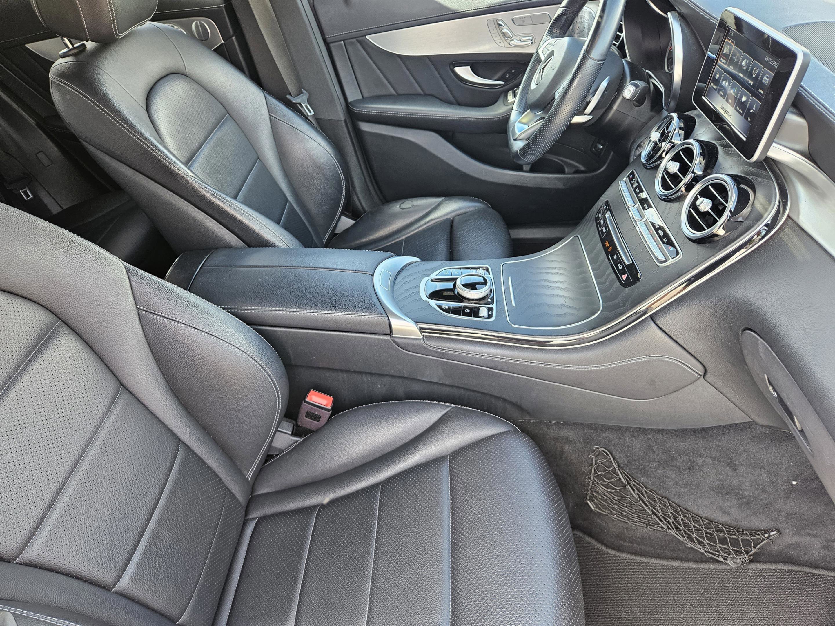 Used 2019 Mercedes-Benz GLC 300 4MATIC Coupe image 10