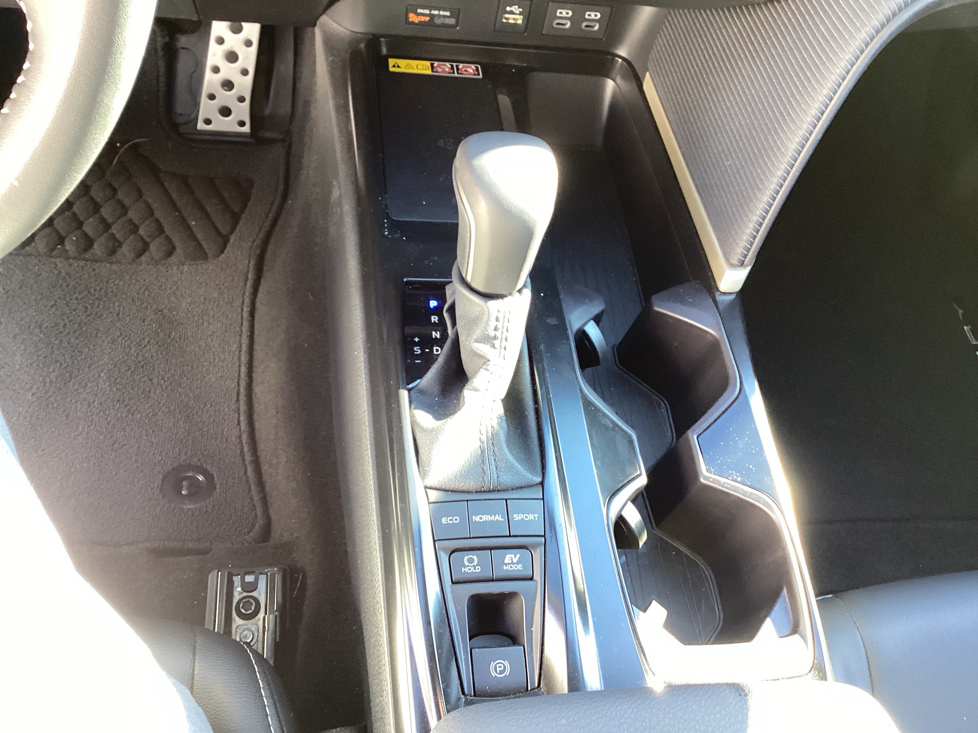 Used 2026 Toyota Camry Hybrid w/ Multimedia Upgrade Package FWD image 16