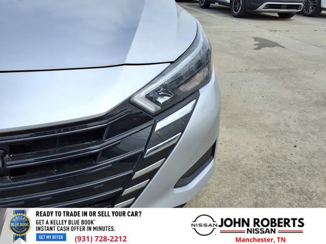 Used 2025 Nissan Versa S w/ Trunk Package image 13