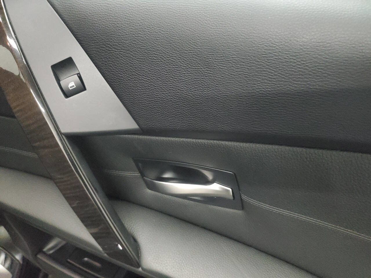 Used 2004 BMW 525i Sedan image 18